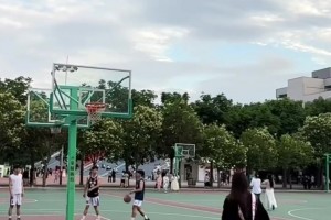 毕业了，在学校打一次少一次